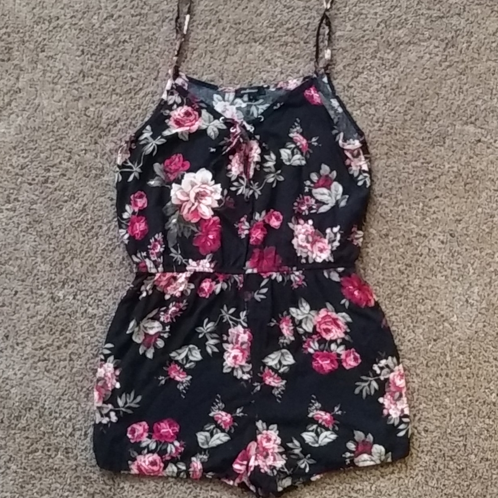 Jumper Short.   very short. Black with pink and re